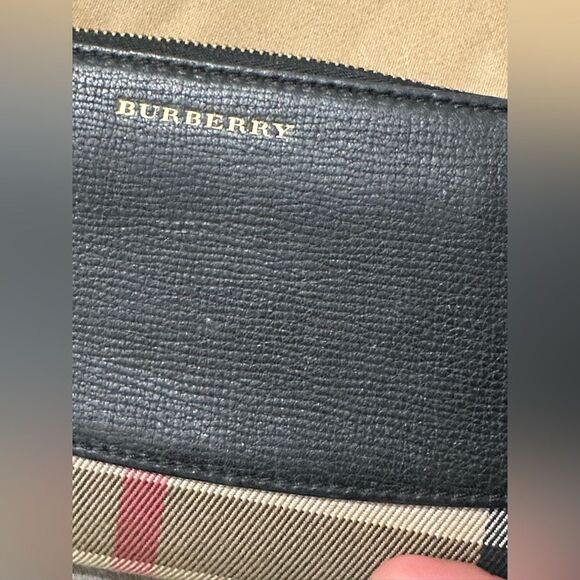 Burberry Elmore Black Leather Check Zip Around Wallet - Picture 4 of 10